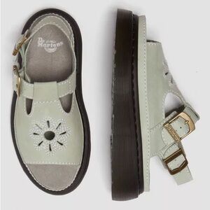 BNWT Dr. Martens Dunnet Flower Sandals Size 8